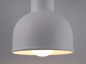 Miniaturka 4 - Szary kinkiet z zapalonym światłem i kopułkowym kloszem