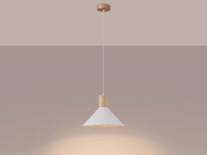 Miniaturka 3 - Wisząca lampa biała z drewnem w ciepłej aranżacji z rozświetlonym kloszem