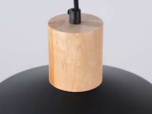 Miniaturka 8 - Detal drewnianego cylindra bukowego na czarnym kloszu lampy