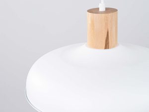 Miniaturka 7 - Detal drewnianego uchwytu lampy z naturalnym usłojeniem