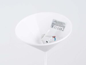 Miniaturka 10 - Wnętrze białej podsufitki lampy wiszącej z kostką elektryczną