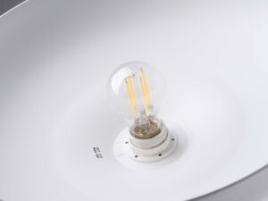 Miniaturka 11 - Detal oprawki żarówki białej lampy wiszącej z gniazdem E27