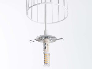 Miniaturka 12 - Żarówka LED G9 w gnieździe lampy wiszącej z klatką zbliżenie