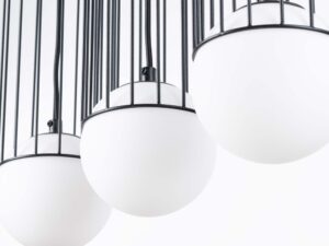 Miniaturka 6 - Detal szklanych kul z klatkami lampy wiszącej trójpunktowej od dołu