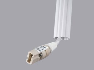 Miniaturka 10 - Detal gniazda G9 lampy wiszącej białej z ryflowanym cylindrycznym kloszem