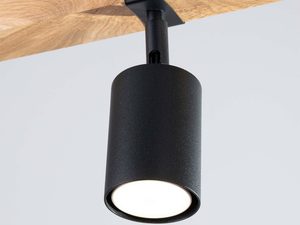 Miniaturka 6 - Czarny reflektor sufitowy z żarówką LED na drewnianej listwie