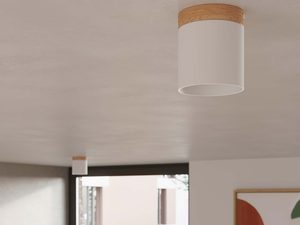 Miniaturka 12 - Biały plafon sufitowy z drewnianym wykończeniem w aranżacji wnętrza