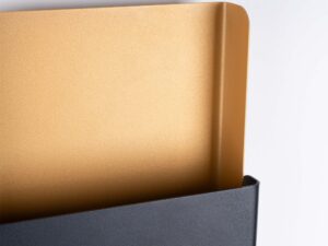 Miniaturka 9 - Faktura matowego wykończenia złotej części kinkietu