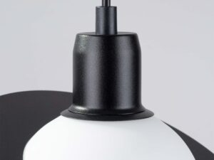 Miniaturka 8 - Detal mocowania klosza lampy sufitowej Saturn czarnej z pierścieniem zbliżenie