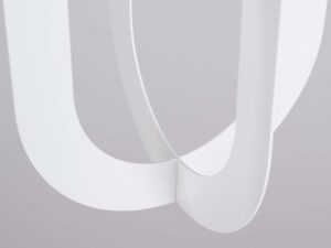 Miniaturka 8 - Detal dolnej części owalnego klosza ażurowego lampy wiszącej białej