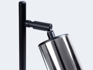 Miniaturka 5 - Detal regulowanego przegubu lampy biurkowej z chromowanym kloszem