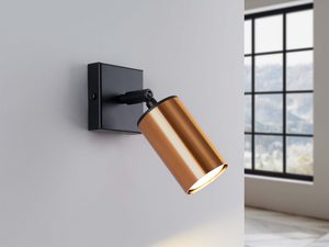 Miniaturka 2 - Kinkiet ścienny miedziany z czarnym uchwytem w nowoczesnym wnętrzu