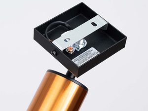 Miniaturka 6 - Detal montażowy kinkieta z puszką instalacyjną i okablowaniem