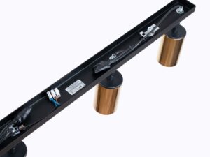 Miniaturka 3 - Detal dwóch złotych reflektorów cylindrycznych plafonu sufitowego zbliżenie