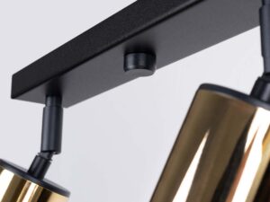 Miniaturka 6 - Detal przegubowego mocowania złotego reflektora plafonu czteropunktowego zbliżenie