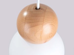 Miniaturka 6 - Detal usłojenia drewnianej kuli bukowej lampy wiszącej