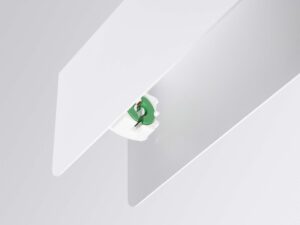 Miniaturka 10 - Detal złącza LED wewnątrz klosza lampy liniowej białej zbliżenie