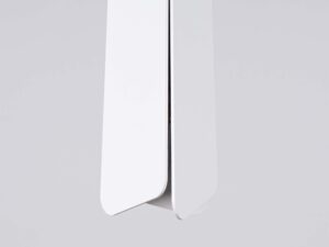 Miniaturka 4 - Detal klosza lampy wiszącej białej trójkątnej zbliżenie