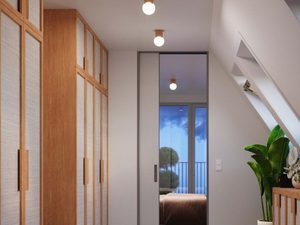 Miniaturka 10 - Plafony sufitowe z drewnem w aranżacji korytarza z szafami