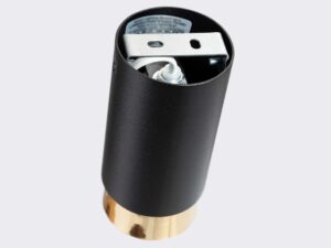 Miniaturka 3 - Detal wnętrza spotu natynkowego czarno-złotego z uchwytem montażowym