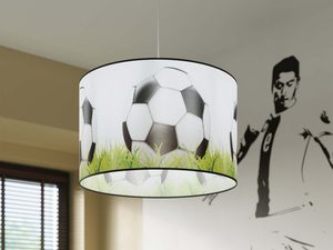 Miniaturka 6 - Biało-czarna lampa z motywem futbolowym w pokoju młodzieżowym