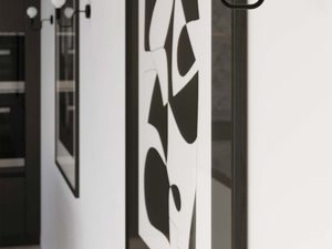 Miniaturka 15 - Czarny kinkiet ścienny z białą kulą w aranżacji z obrazami