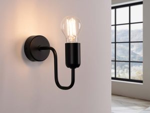 Miniaturka 2 - Metalowy kinkiet czarny z włączoną żarówką filamentową