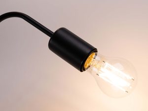 Miniaturka 7 - Świecąca żarówka filamentowa w czarnej metalowej oprawce