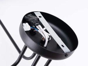 Miniaturka 8 - Wnętrze rozety sufitowej z widocznym okablowaniem i kostkami elektrycznymi