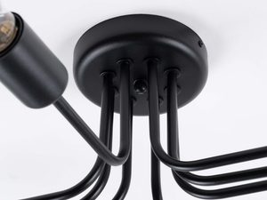Miniaturka 5 - Zbliżenie rozety sufitowej czarnej lampy z ramionami metalowymi