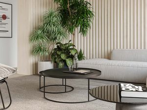 Miniaturka 6 - Plafon czarny trzyramienny w aranżacji jasnego salonu z roślinami