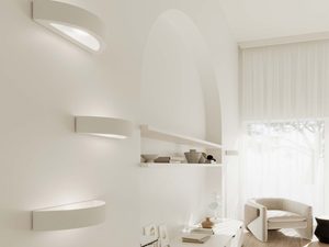 Miniaturka 7 - Aranżacja salonu z kinkietami ceramicznymi białymi i fotelem