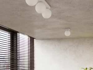 Miniaturka 9 - Lampa sufitowa biała z mlecznymi kulami na betonowym suficie