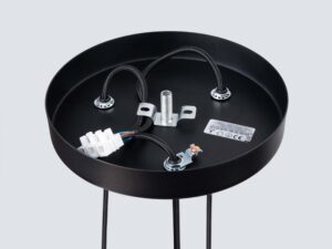 Miniaturka 4 - Wnętrze okrągłej podstawy sufitowej lampy czarnej z okablowaniem i uchwytem montażowym