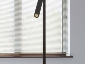 Miniaturka 9 - Czarna lampa biurkowa LED z regulowaną głowicą w aranżacji biura