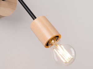 Miniaturka 7 - Zbliżenie na drewniany klosz z włożoną żarówką LED filamentową