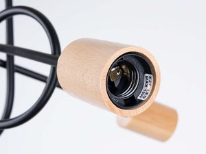 Miniaturka 4 - Detal drewnianej oprawki E27 lampy sufitowej z czarnym ramieniem