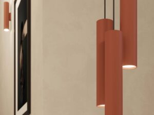 Miniaturka 11 - Ceglaste lampy wiszące trójpunktowe z cylindrycznymi kloszami świecące w aranżacji wnętrza