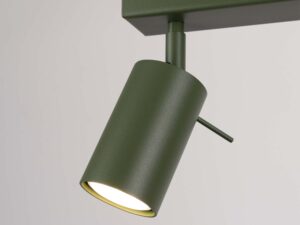 Miniaturka 5 - Detal oliwkowego cylindrycznego reflektora plafonu świecącego ciepłym światłem