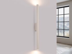 Miniaturka 2 - Kinkiet biały tubowy świecący góra-dół w aranżacji wnętrza przy oknie