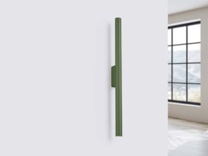 Miniaturka 1 - Kinkiet cylindryczny zielony w aranżacji nowoczesnego wnętrza przy oknie