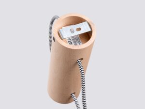 Miniaturka 9 - Wnętrze drewnianego uchwytu kinkieta z metalowym mocowaniem zbliżenie