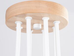 Miniaturka 6 - Detal mocowania ramion do drewnianej podsufitki lampy sufitowej zbliżenie