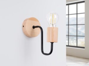 Miniaturka 1 - Kinkiet z drewnianą oprawką i czarnym ramieniem na szarym tle