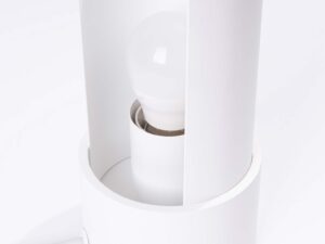 Miniaturka 6 - Detal klosza lampki nocnej białej z widoczną żarówką zbliżenie