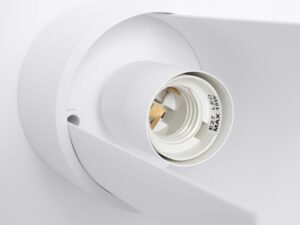 Miniaturka 8 - Detal gniazda E27 lampki nocnej białej zbliżenie