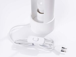 Miniaturka 5 - Detal przewodu i włącznika lampki nocnej białej z wtyczką