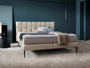 Miniaturka 9 - Łóżko kontynentalne beżowe skórzane z zagłówkiem w eleganckim wnętrzu
