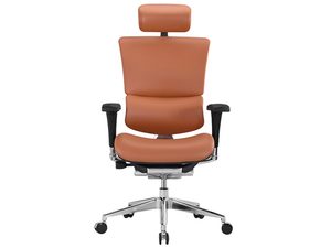 Miniaturka 3 - Karmelowy fotel biurowy ergonomiczny skórzany z zagłówkiem widok frontalny