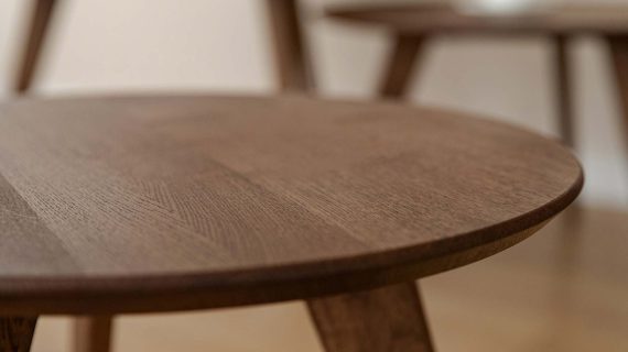 Miniaturka 4 - Klasyczny nowoczesny dębowy stolik tabacco Basic